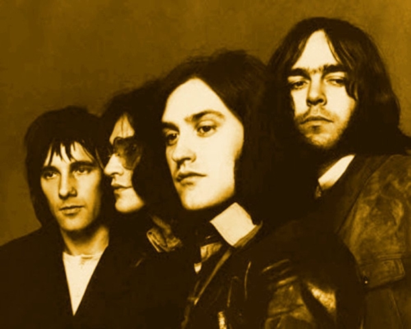 Arthur album: black & white photo of the Kinks 1969 tinted brown.