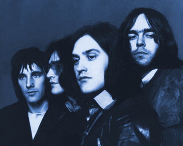 Arthur album: black & white photo of the Kinks 1969 tinted dark blue.