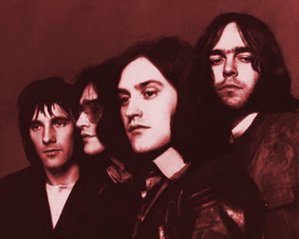 Arthur album: photo of the Kinks 1969 tinted rusty red.