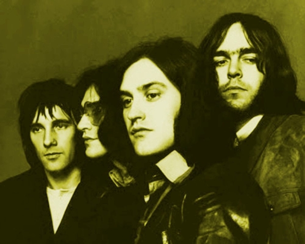 Arthur album: black & white photo of the Kinks 1969 tinted green.